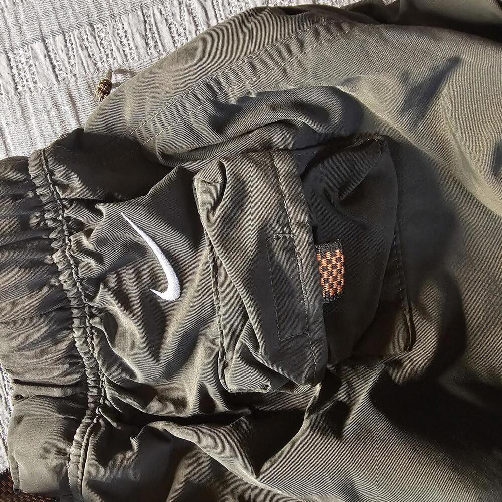 Nike ACG Men's Olive Green Cargo Shorts XS - Picture 6 of 8